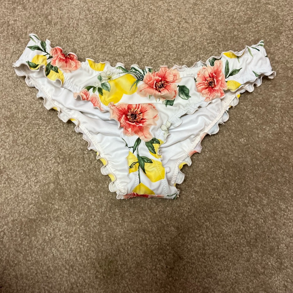 Floral bathingsuit bottoms